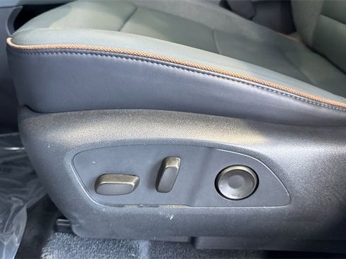 Used 2024 GMC Acadia AT4 w/ Super Cruise Package image 13