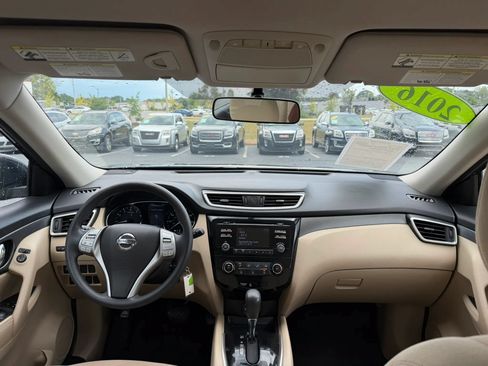 Used 2016 Nissan Rogue S FWD image 19