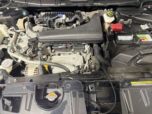 Used 2019 Nissan Rogue SV image 38