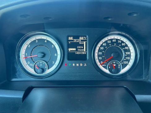 Used 2018 RAM 1500 Classic SLT AWD/4WD image 19