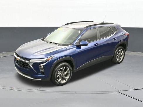 Used 2024 Chevrolet Trax LT w/ Driver Confidence Package image 66