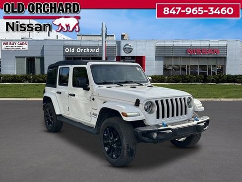 Used 2022 Jeep Wrangler Unlimited Sahara AWD/4WD image 3