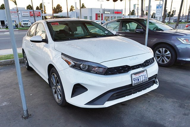 Certified 2023 Kia Forte LXS FWD image 1