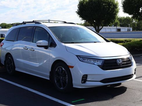 Used 2021 Honda Odyssey Elite image 3