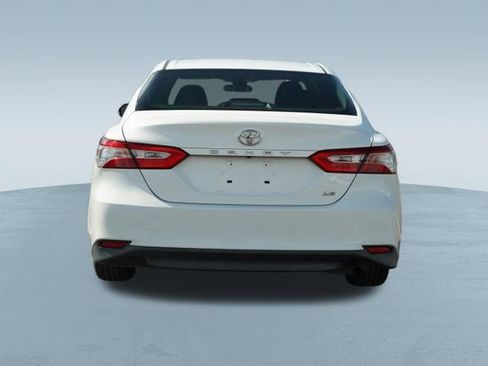 Used 2018 Toyota Camry LE image 7