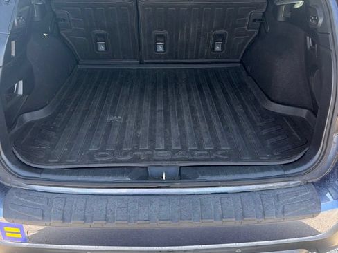 Used 2018 Subaru Outback 3.6R Limited AWD/4WD image 12