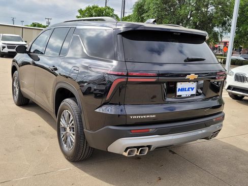 New 2026 Chevrolet Traverse LT w/ Driver Confidence Package FWD image 3