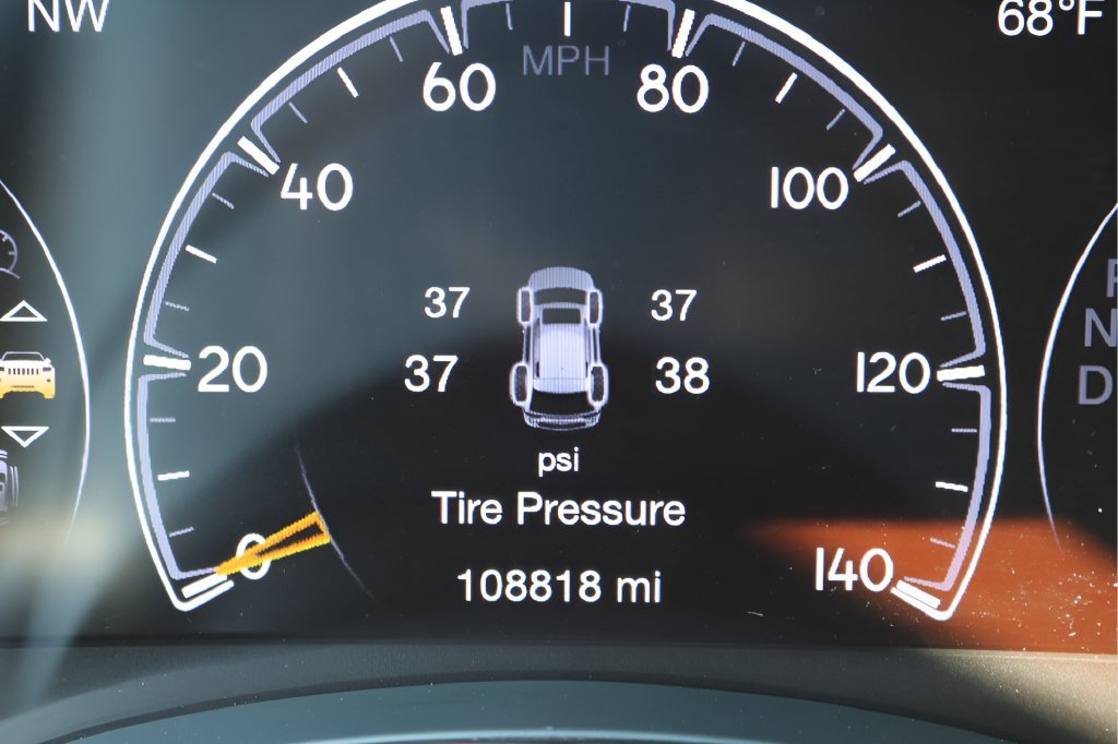 Used 2018 Jeep Grand Cherokee Limited w/ Luxury Group II RWD image 31