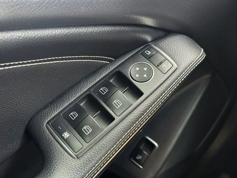 Used 2019 Mercedes-Benz GLA 250 4MATIC image 38