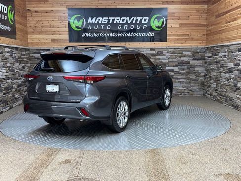 Used 2023 Toyota Highlander Limited AWD/4WD image 9
