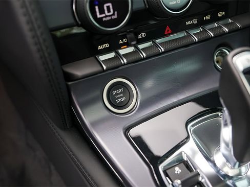 Used 2023 Jaguar F-TYPE R image 19