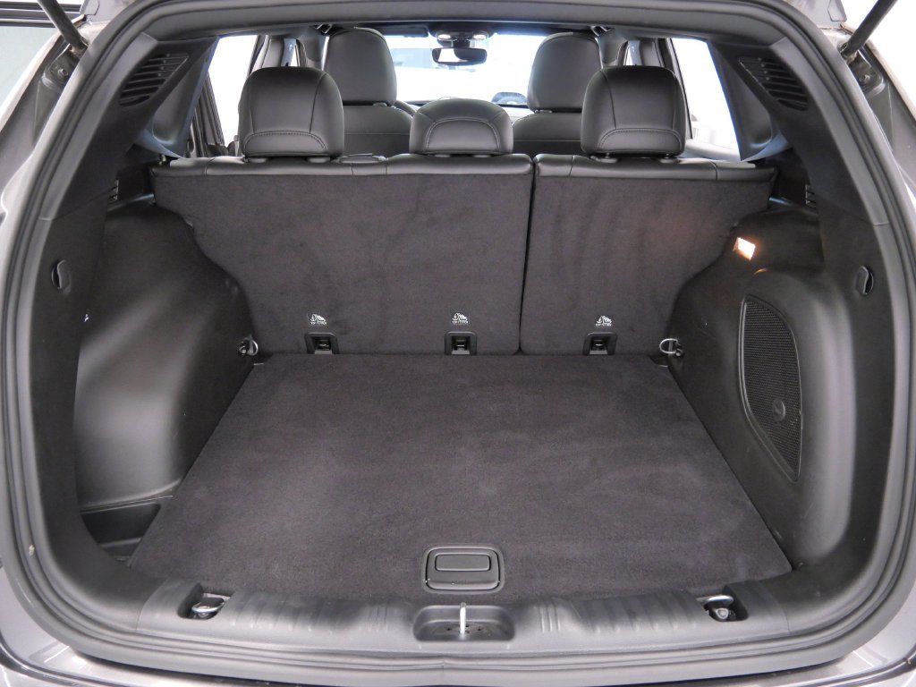 Used 2023 Jeep Compass Limited w/ Sun and Sound Group AWD/4WD image 15
