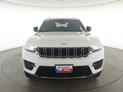 New 2025 Jeep Grand Cherokee Laredo w/ MOPAR Finishing Package image 2