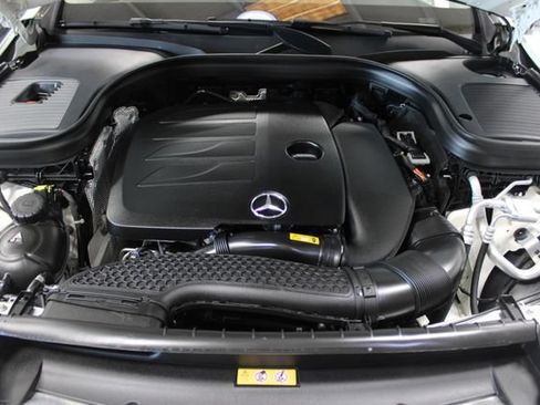 Used 2022 Mercedes-Benz GLC 300 w/ Premium Package Lite image 26