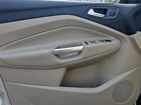 Used 2017 Ford Escape Titanium image 12