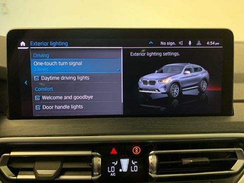 Used 2025 BMW X4 xDrive30i AWD/4WD image 42