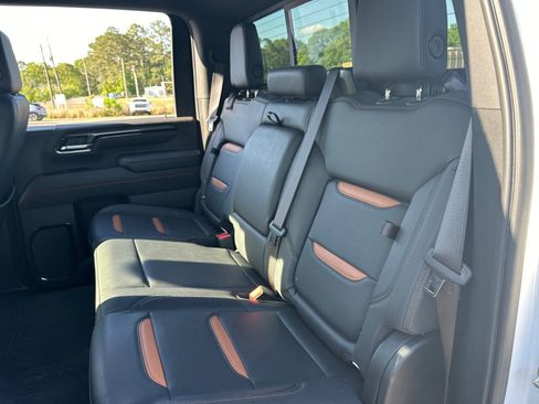 Used 2024 GMC Sierra 2500 AT4 w/ AT4 Premium Plus Package image 17