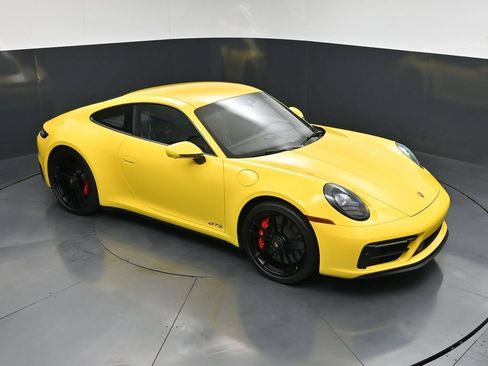 Used 2022 Porsche 911 Carrera GTS w/ Premium Package RWD image 20