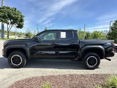 Used 2024 Toyota Tacoma TRD Off-Road AWD/4WD image 2