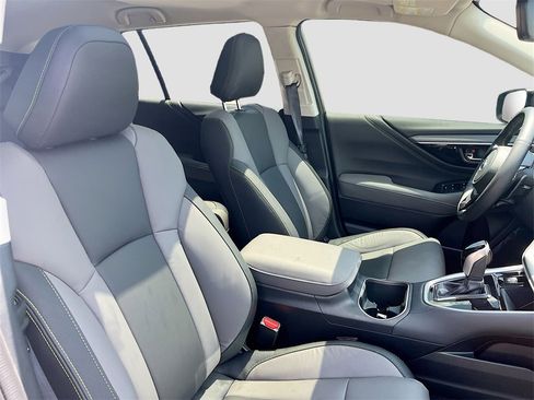 Used 2025 Subaru Outback Onyx Edition image 30