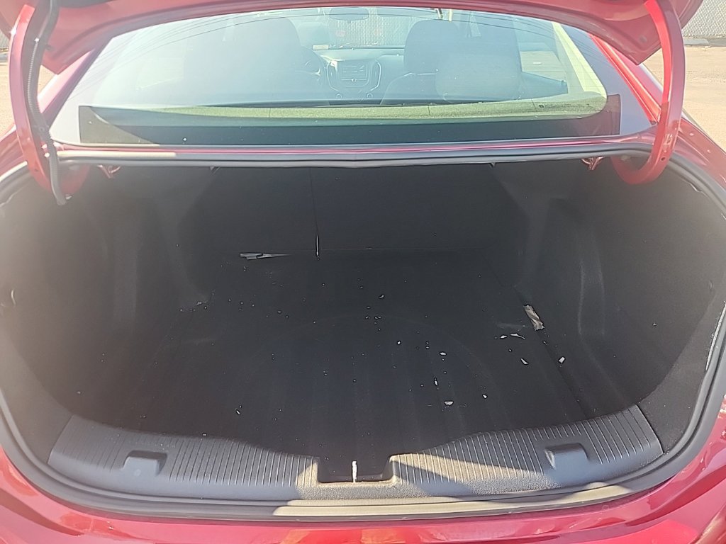 Used 2018 Chevrolet Cruze LT w/ Convenience Package FWD image 17