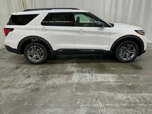 New 2026 Ford Explorer Active w/ Active Comfort Package AWD/4WD image 3