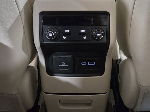 Used 2021 GMC Acadia Denali w/ Denali Technology Package image 46