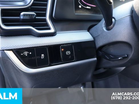 Used 2024 Kia Sportage LX image 16