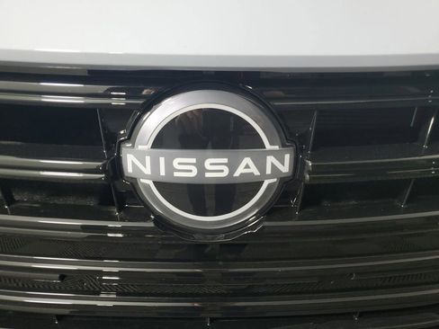 New 2025 Nissan Versa SV w/ Trunk Package image 10