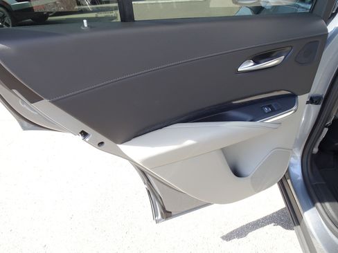 Used 2023 Cadillac XT4 Premium Luxury w/ Technology Package AWD/4WD image 17