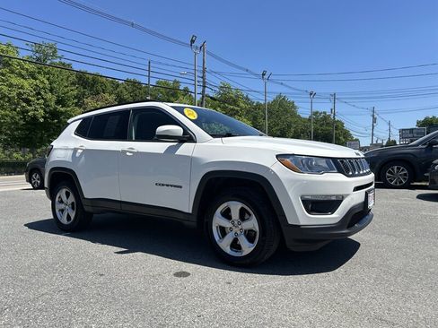 Used 2020 Jeep Compass Latitude w/ Cold Weather Group AWD/4WD image 3