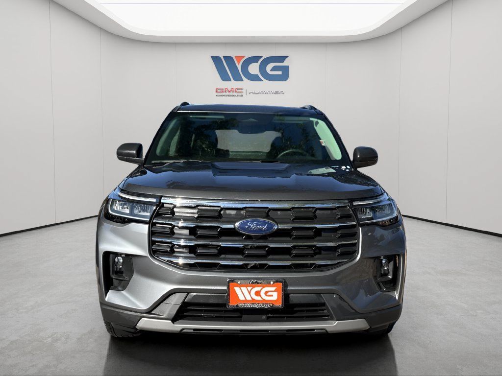 Used 2025 Ford Explorer Active w/ Active Comfort Package AWD/4WD image 8
