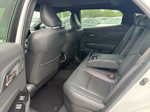 Used 2024 Toyota Crown image 9