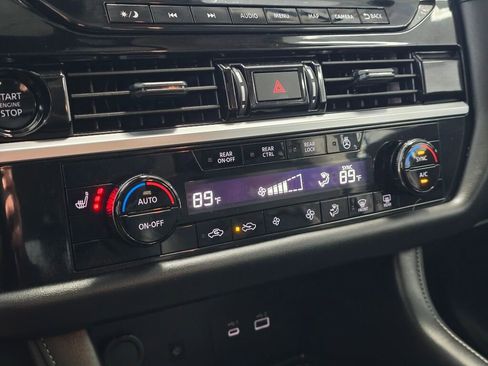 Used 2025 Nissan Pathfinder SL w/ SL Premium Package image 33