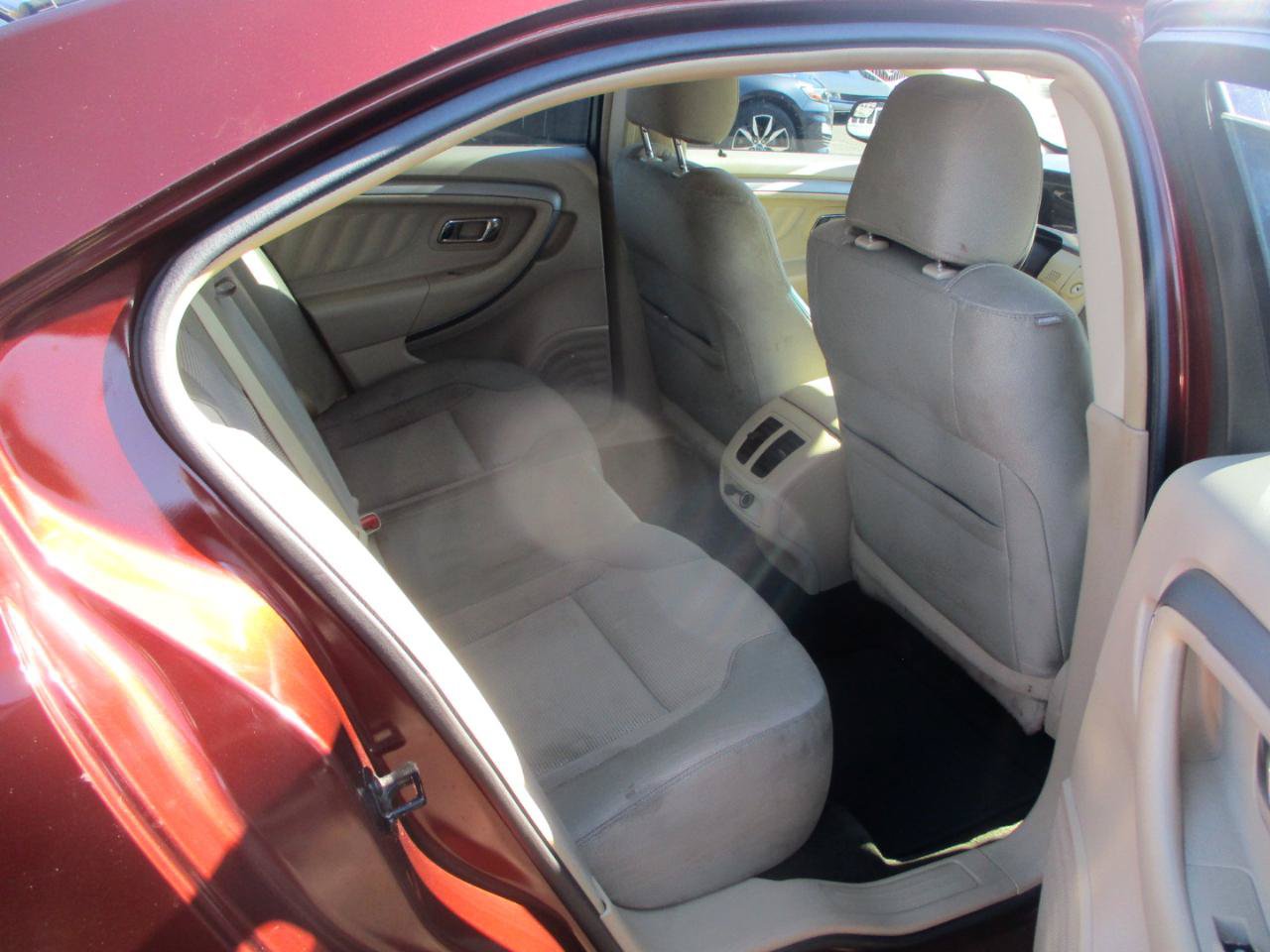 Used 2016 Ford Taurus SEL AWD/4WD image 8