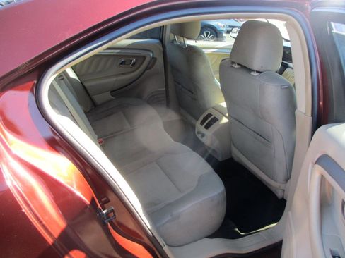 Used 2016 Ford Taurus SEL image 8
