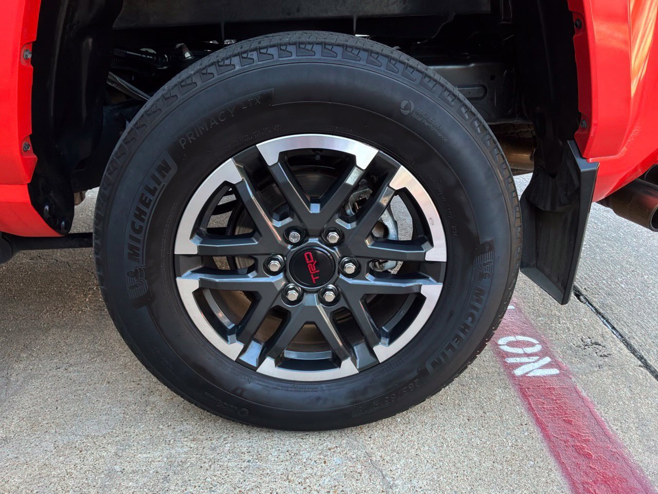 Used 2024 Toyota Tacoma TRD Sport w/ TRD Sport Premium Package AWD/4WD image 9