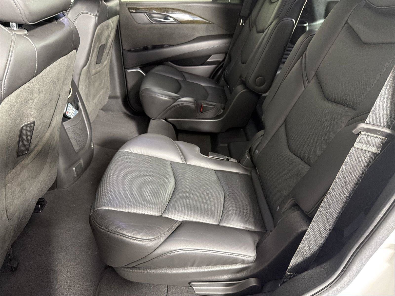 Used 2019 Cadillac Escalade Platinum AWD/4WD image 20