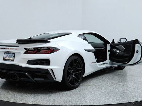 Used 2023 Chevrolet Corvette Z06 RWD image 11