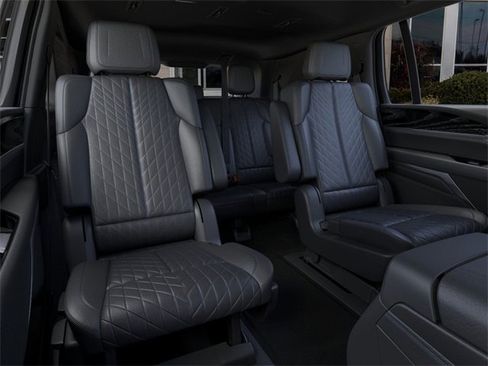 New 2025 Cadillac Escalade IQ Luxury 1 w/ Smart Trailering package image 17