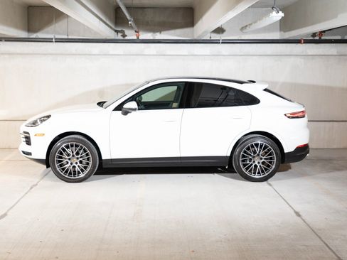 Certified 2021 Porsche Cayenne S AWD/4WD image 2