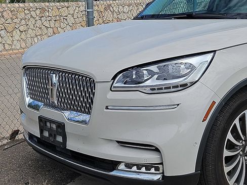 Used 2024 Lincoln Aviator Reserve w/ Equipment Group 201A AWD/4WD image 2