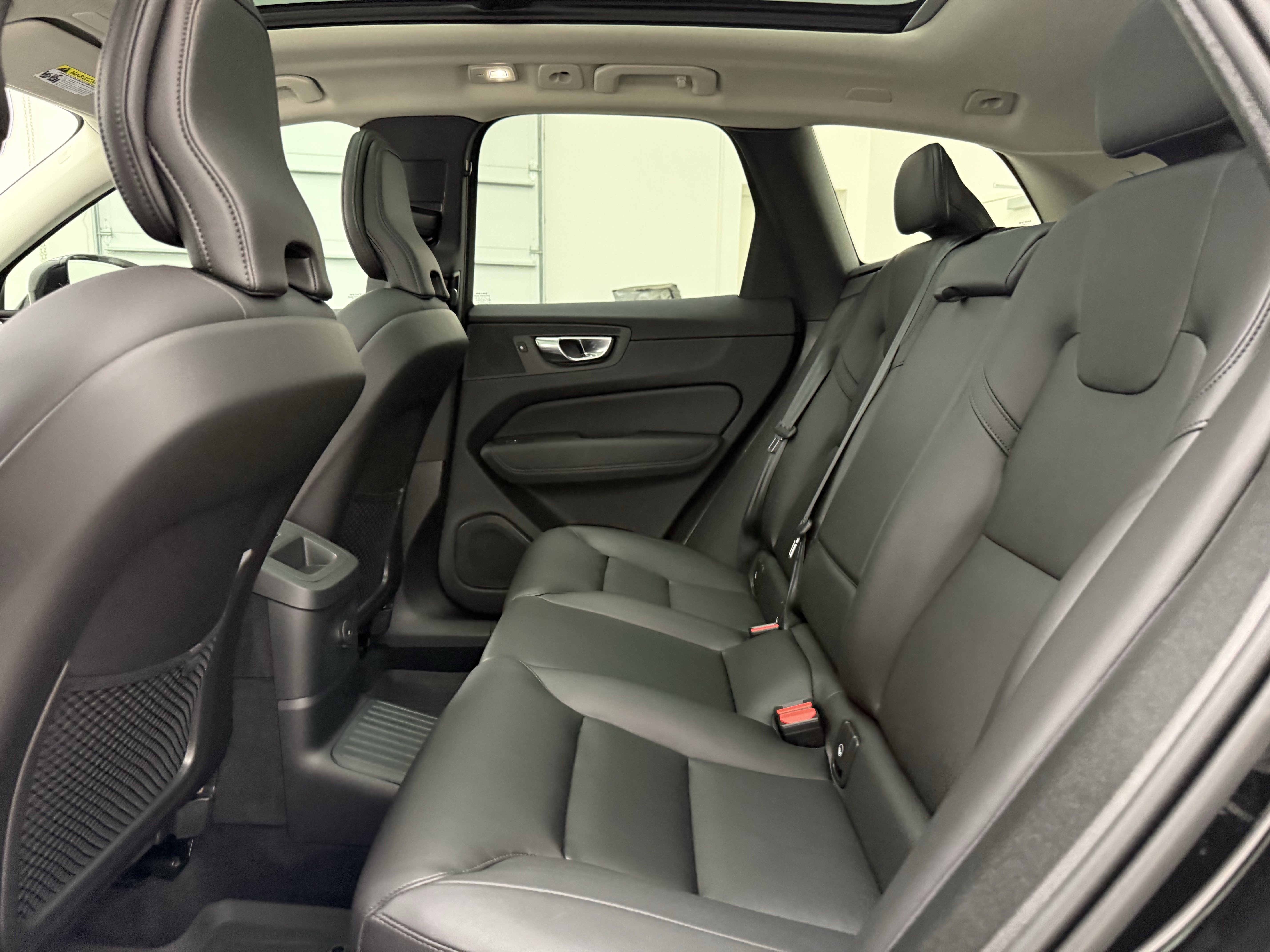 Certified 2025 Volvo XC60 T8 Core w/ Protection Package Premier AWD/4WD image 23