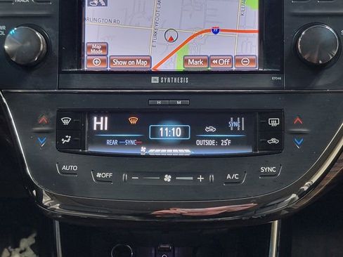 Used 2013 Toyota Avalon Limited image 19