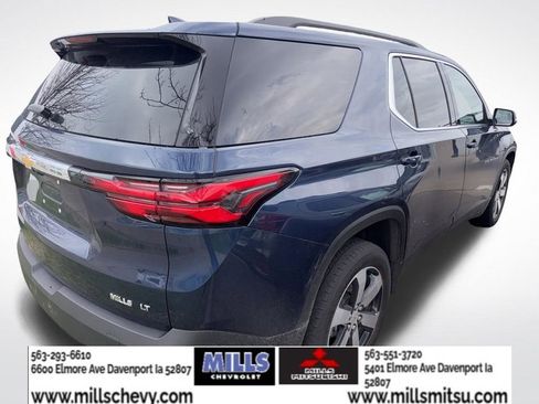 Used 2023 Chevrolet Traverse LT w/ LT Premium Package image 3