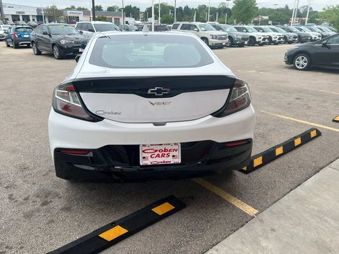 Used 2018 Chevrolet Volt LT w/ Comfort Package FWD image 4