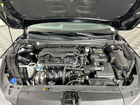 Used 2025 Kia K4 LXS image 32