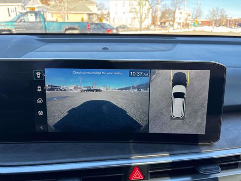 Used 2025 Kia Sorento SX image 24