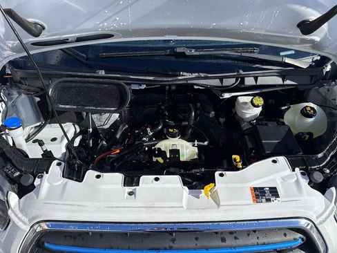 Used 2022 Ford E-Transit 148 High Roof Extended image 37