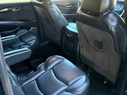 Used 2020 Cadillac Escalade ESV Platinum image 24